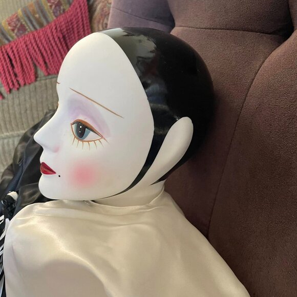 RARE Vintage 1984 Life Size Commedia del' Arte Porcelain Pierrot Harlequin Doll - Picture 13 of 14